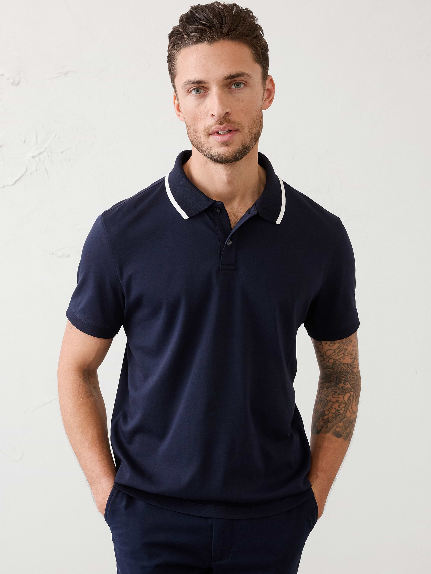 L'image numéro 1 présente Polo coupe standard Luxe ultra-doux aux couleurs contrastantes