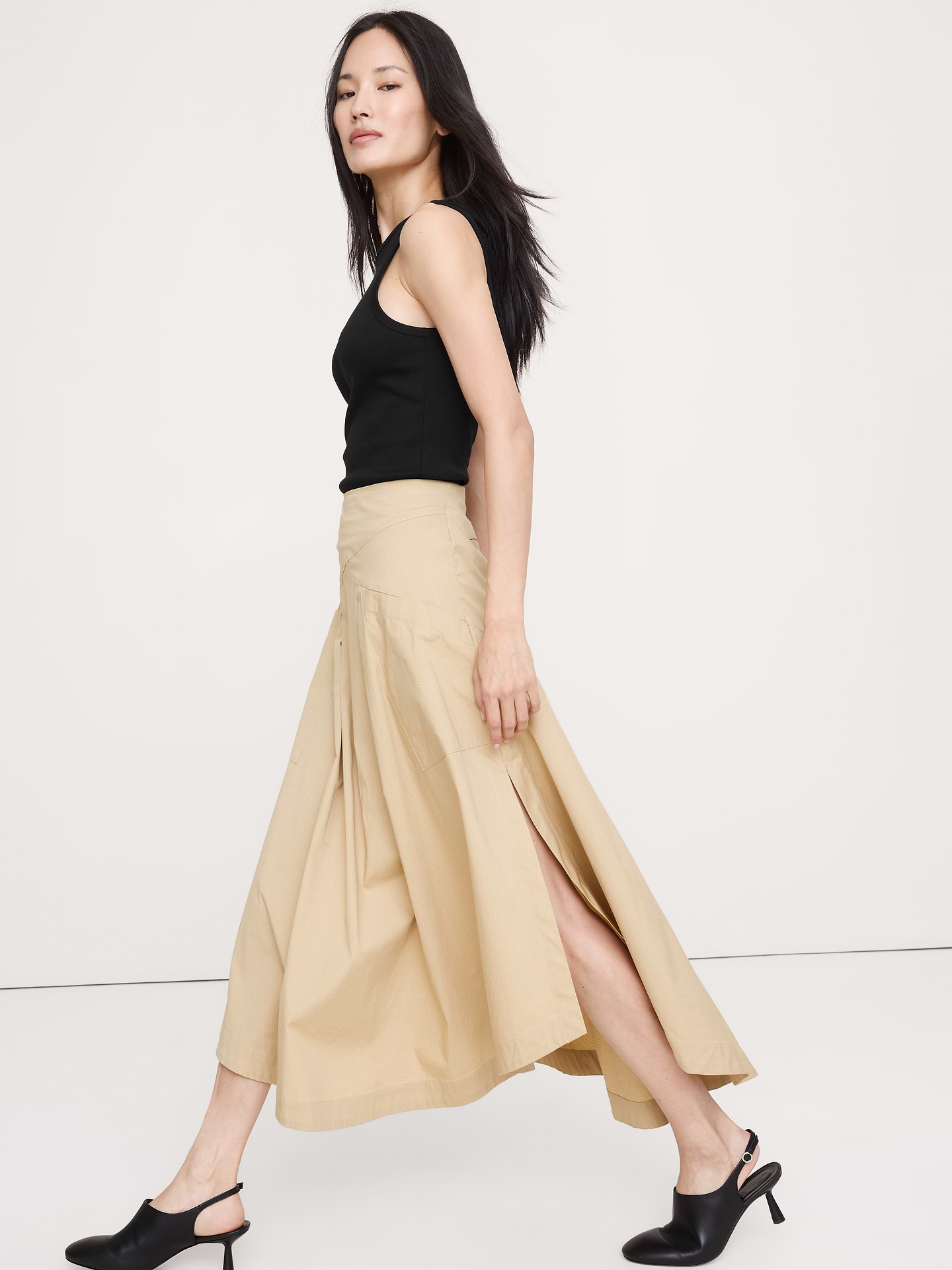 L'image numéro 6 présente Camisole minimaliste en coton
