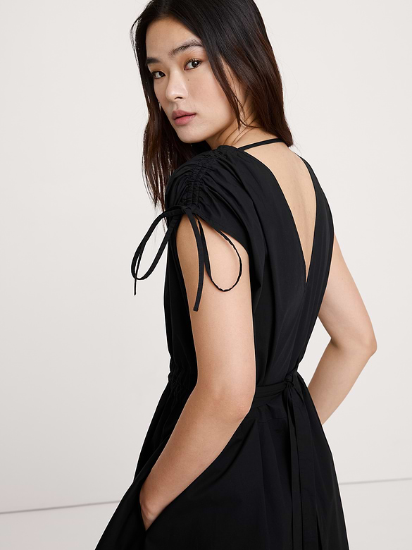 Robe longue à épaules froncées en popeline