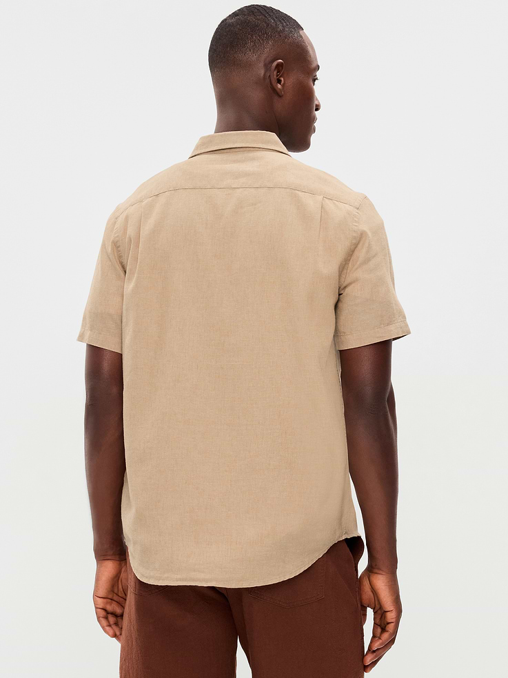 L'image numéro 2 présente Chemise classique passe-partout en mélange de lin