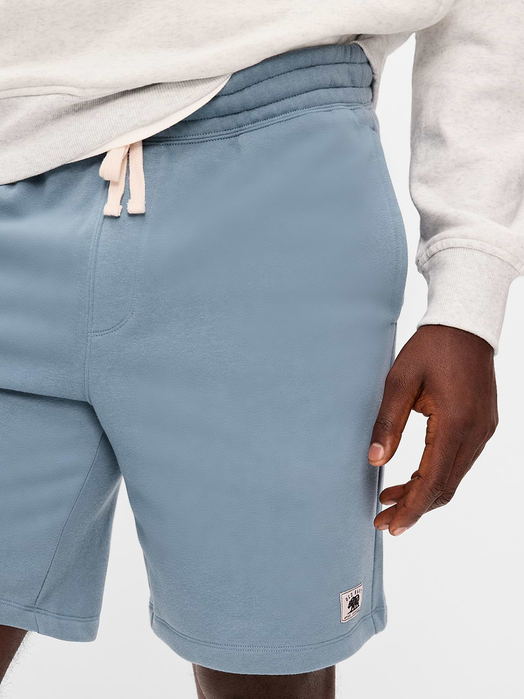 L'image numéro 4 présente Short Première nécessité à logo, entrejambe de 18 cm