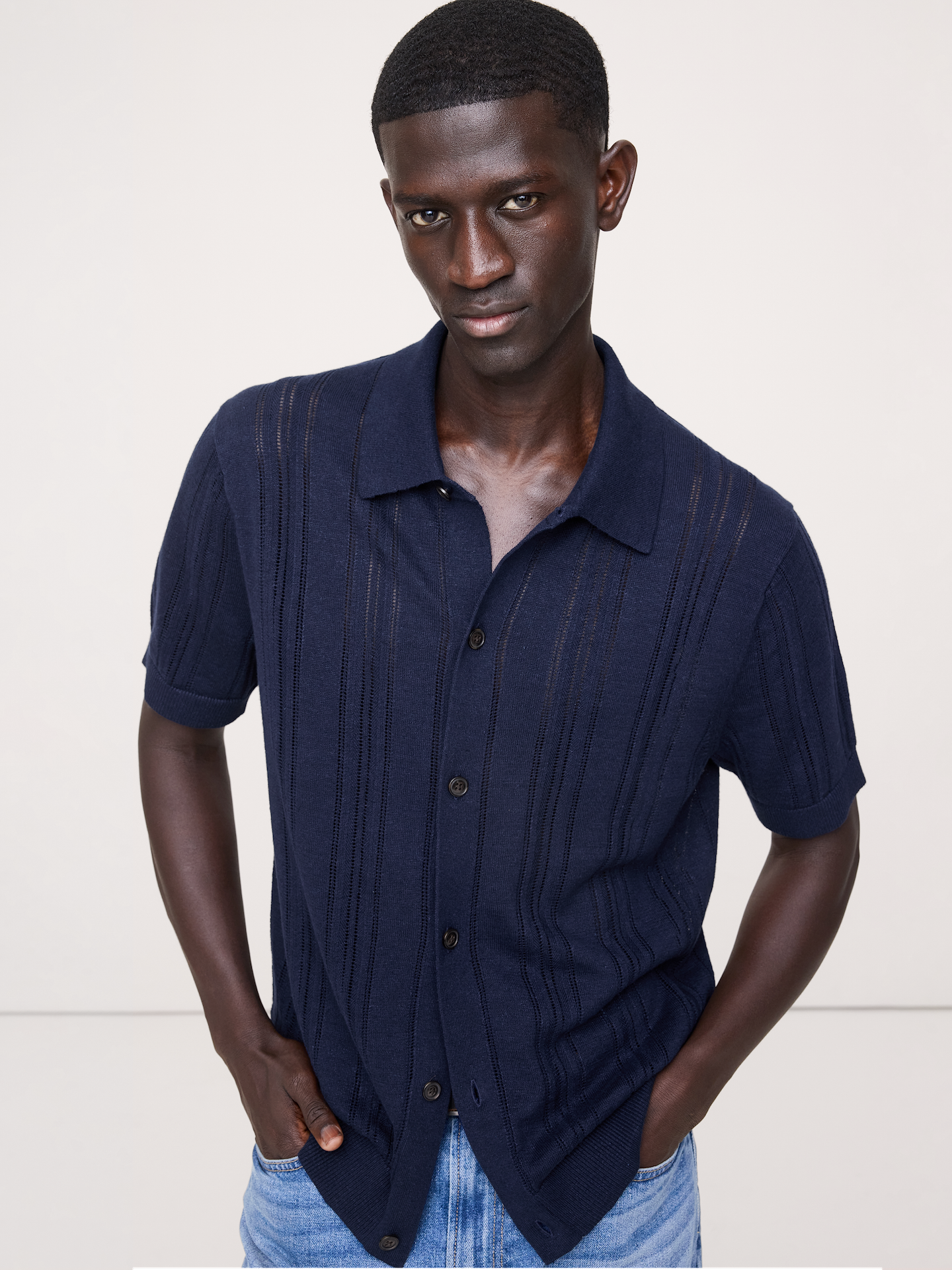 L'image numéro 1 présente Cardigan à col polo en pointelle de lin et coton