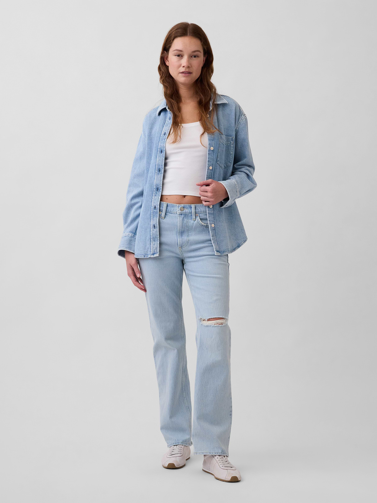 Mid Rise Relaxed Straight Jeans - Light wash by Gap