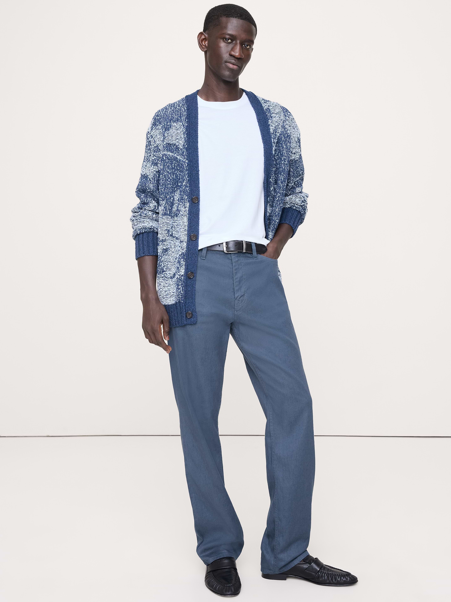 L'image numéro 1 présente Pantalon Voyageur droit en lin et coton
