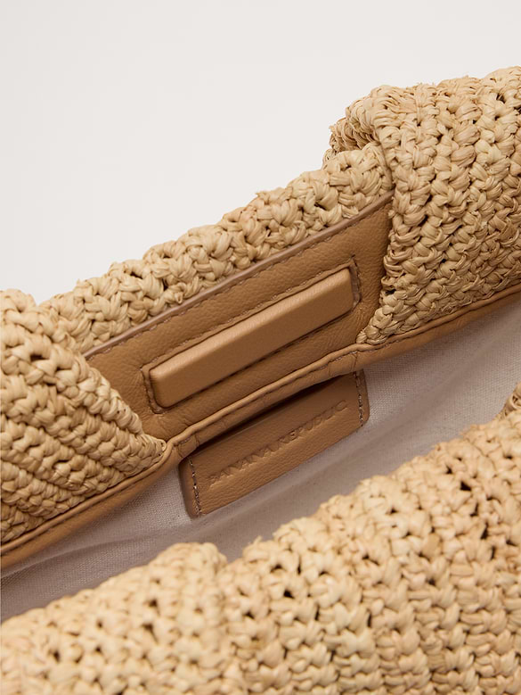 Pochette en raphia