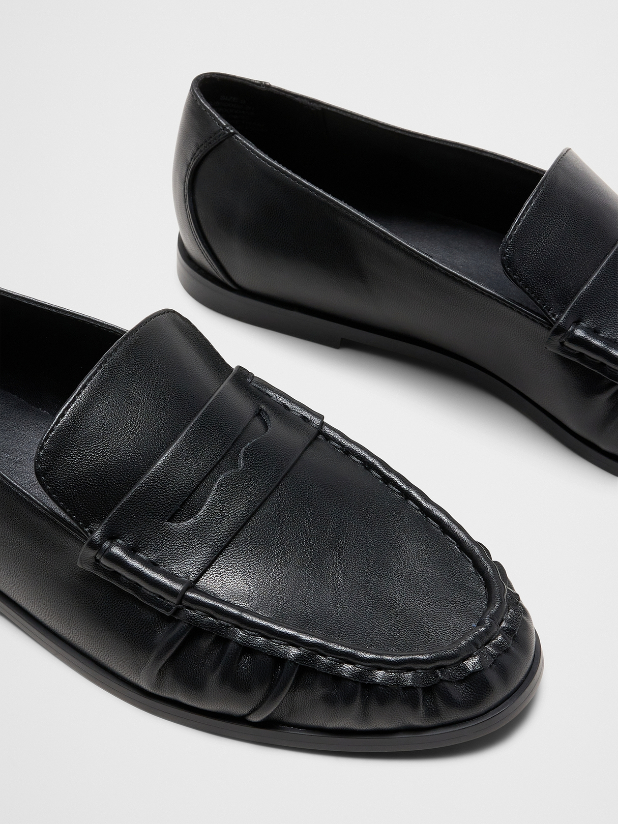 靴 Gathered Penny Loafer Vegan Leather Gathered Loafer | Banana Republic Factory