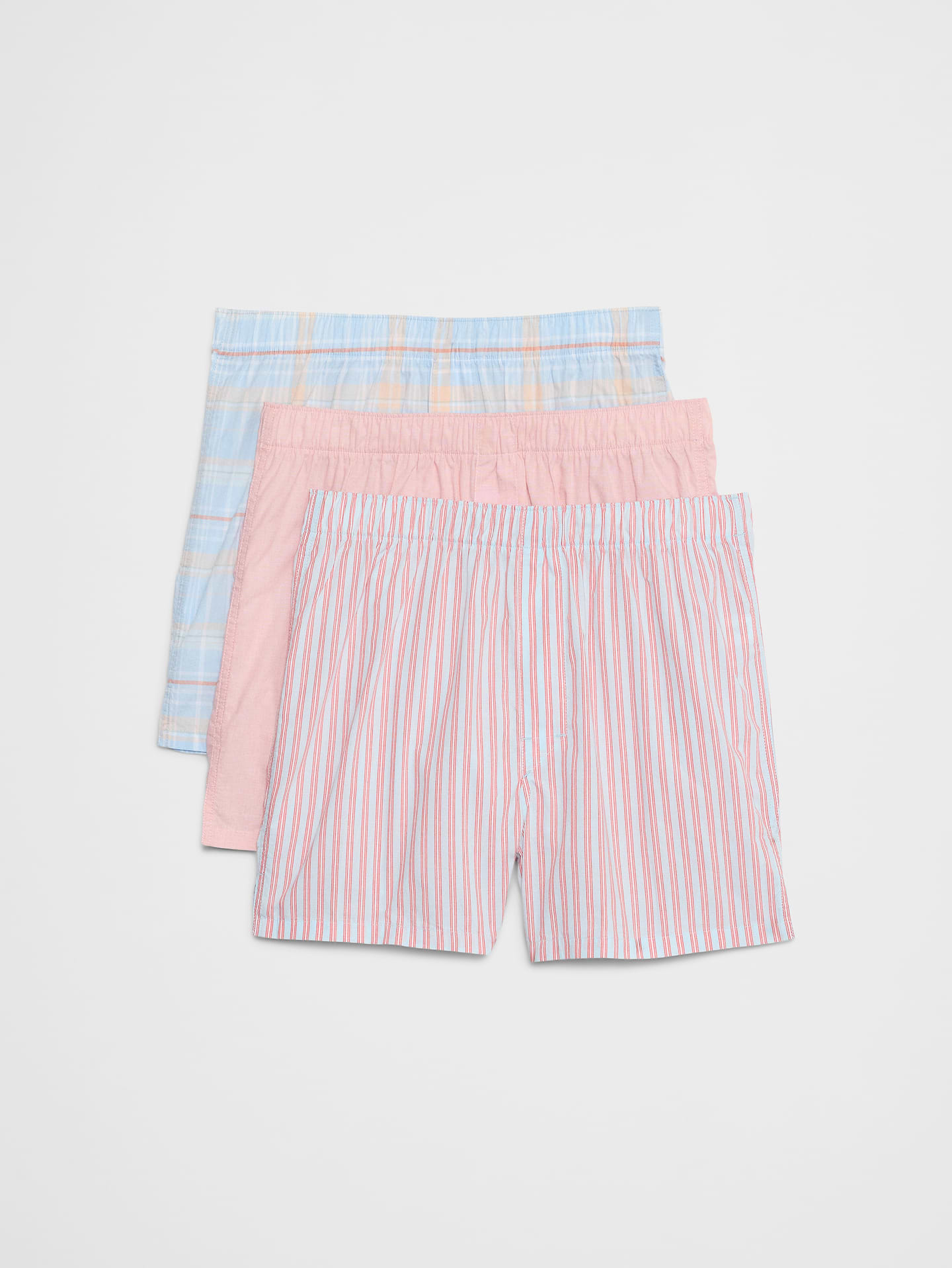 Image 1 of 1, A new assortment of our most-loved, ultra-comfortable boxers. Perfect as a thoughtful gift or an easy way to refresh your everyday essentials. A staple worth stocking up on., ORGANIC COTTON FABRIC: Made with 100% organically grown cotton, so it's soft on you and the environment., We've updated details with a focus on comfort! Our fabric is now made with organically grown cotton and feels softer than in previous years., Additionally we've added a leg vent for a more comfortable wear, especially while sitting down. We continue to offer a tagless boxer, with a 4" inseam (Please be aware we allow for 1/4" variance)., Each pack comes with 3 boxers., Made exclusively for Banana Republic Factory., Product #865053
