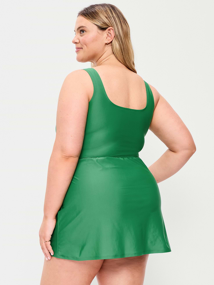 L'image numéro 8 présente Robe de bain mate nouée sur le côté