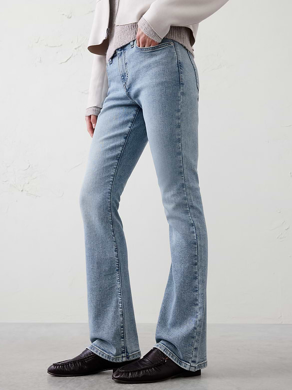 Kick Flare Mid-Rise Jean