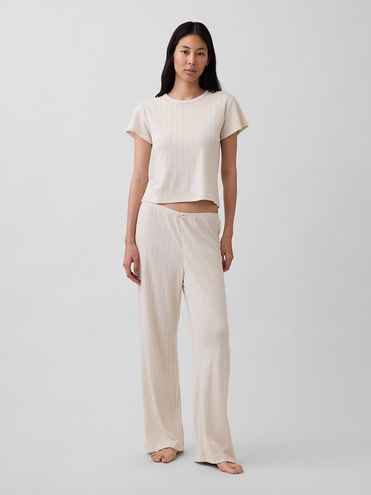 Image 1 de 7, Mélange de coton doux., Taille élastique ornée d’une petite boucle sur le devant., Certains modèles ont un motif sur l’ensemble., Ce produit a été fabriqué dans une usine qui investit dans l’égalité des genres et l’autonomisation des femmes grâce au programme Reimagining Industry to Support Equality (RISE). Pour en savoir plus, visitez gapinc.com/equite ., Produit #866497