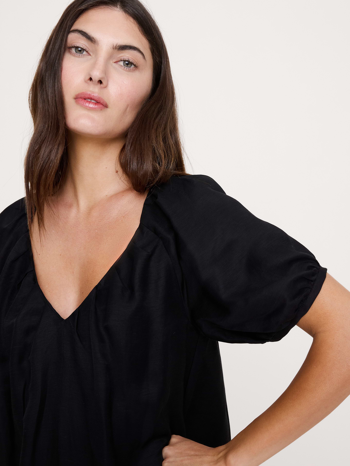 Image number 6 showing, Oversized Viscose-Linen Puff-Sleeve Mini Dress