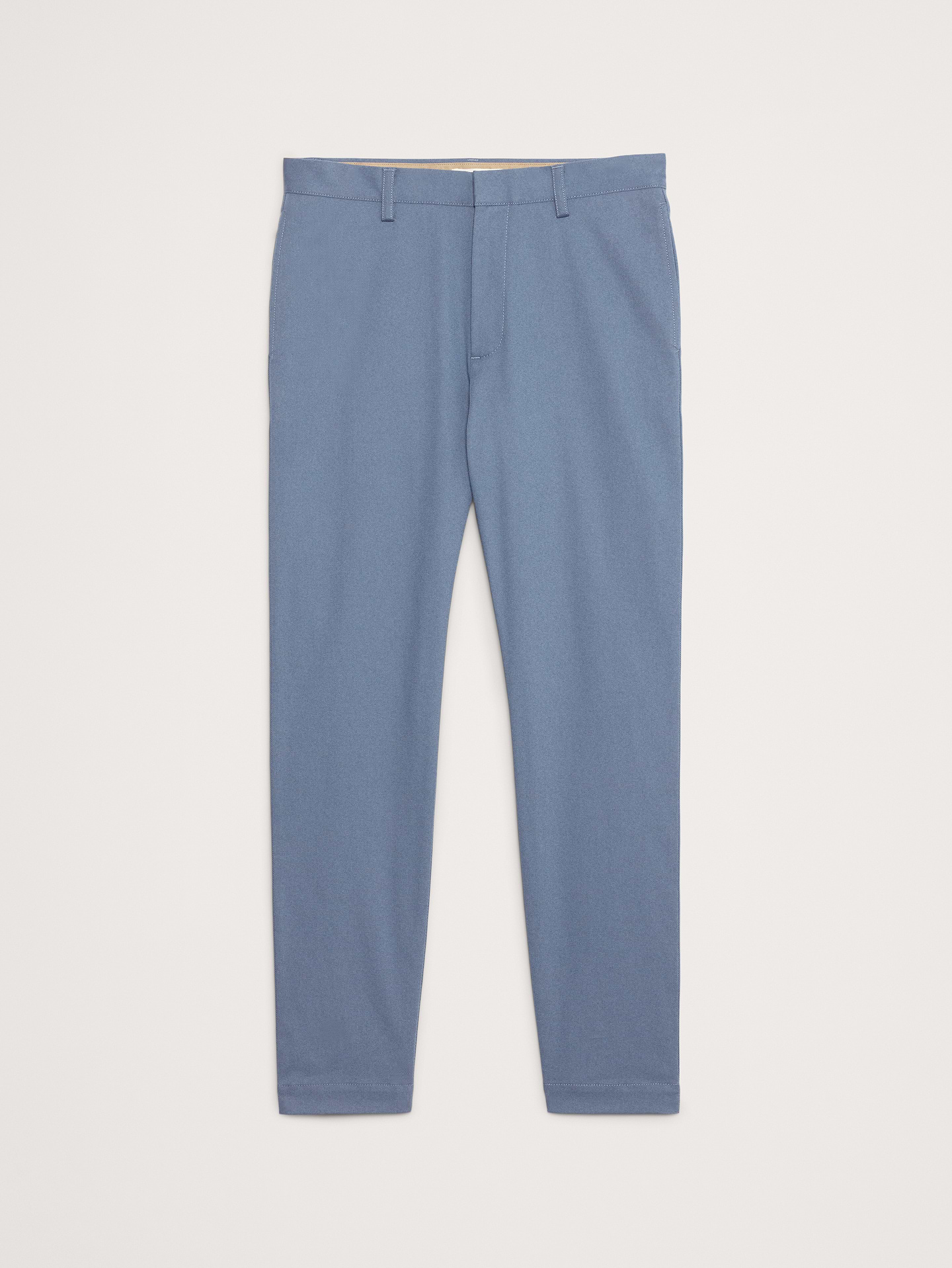 L'image numéro 5 présente Pantalon à coupe athlétique en chino extensible italien