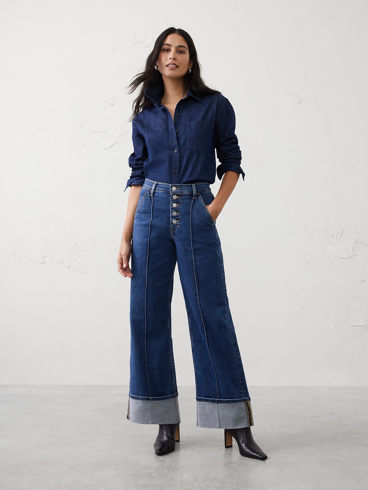 Wide-Leg High-Rise Pintuck Cuffed Jean | Banana Republic Factory