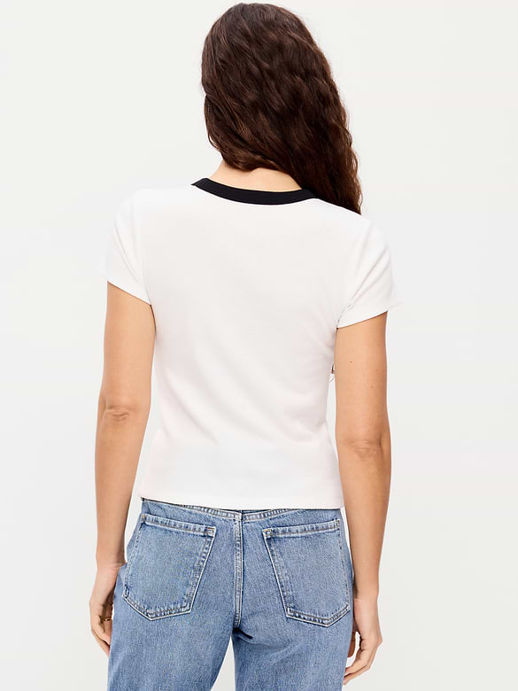 T-shirt court moulant