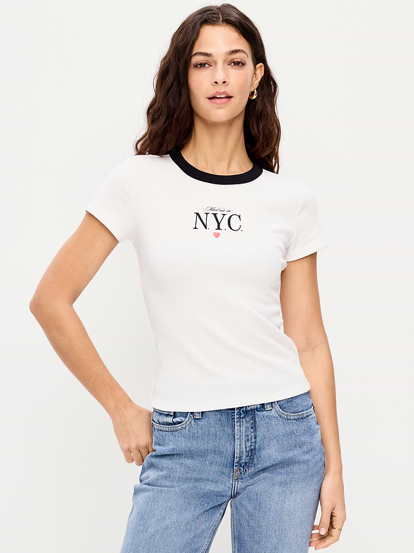 T-shirt court moulant