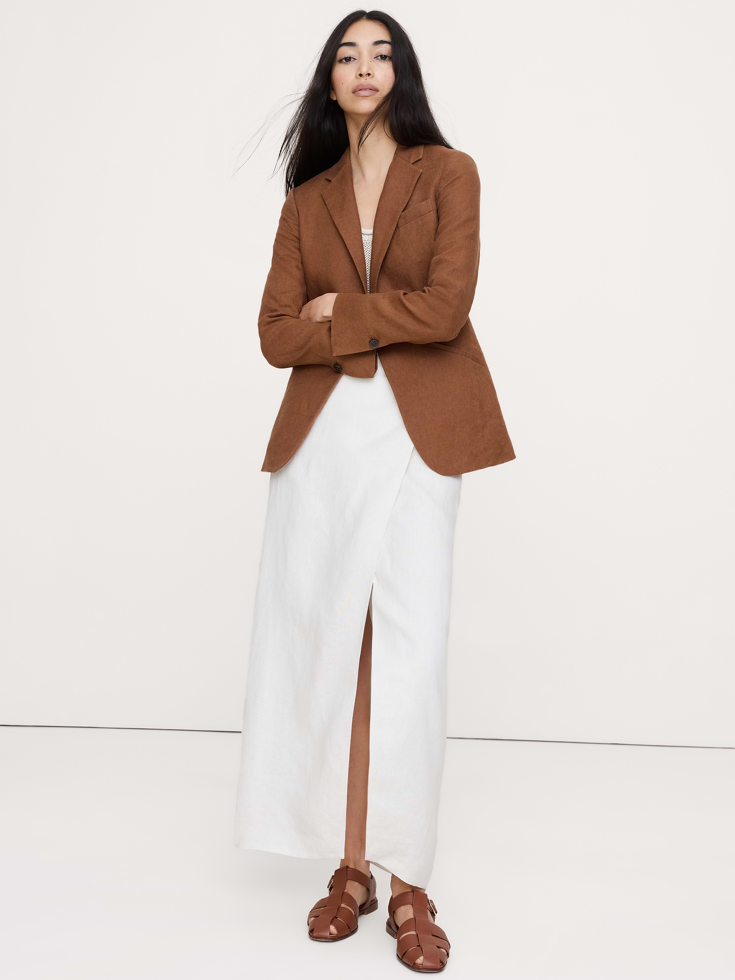 L'image numéro 1 présente Blazer ajusté en lin