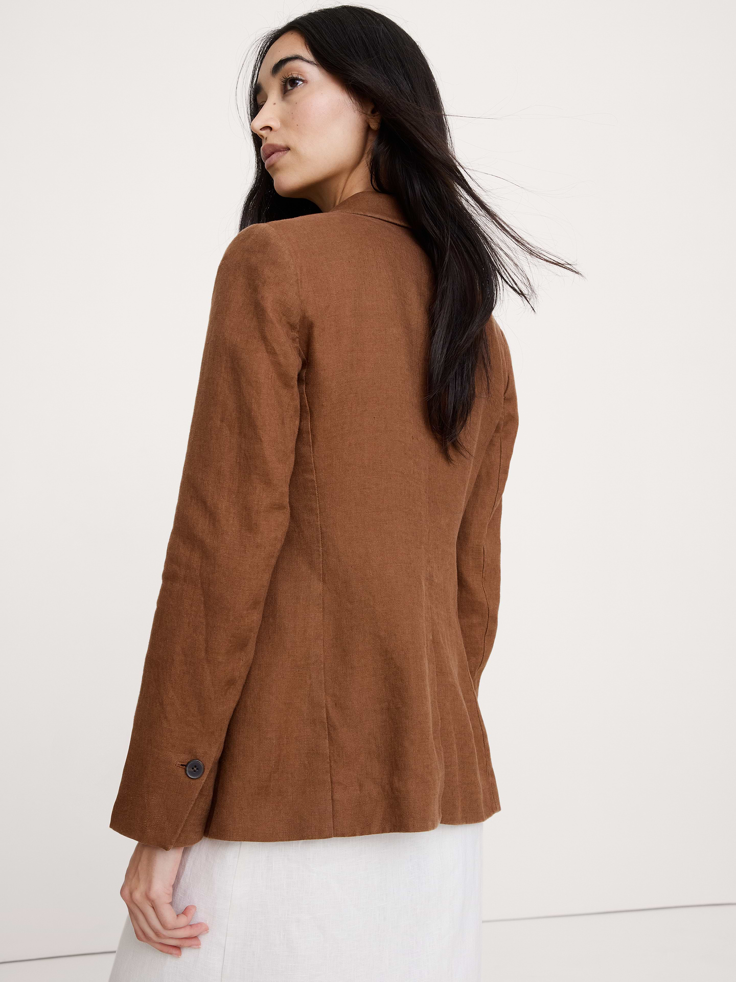 L'image numéro 2 présente Blazer ajusté en lin
