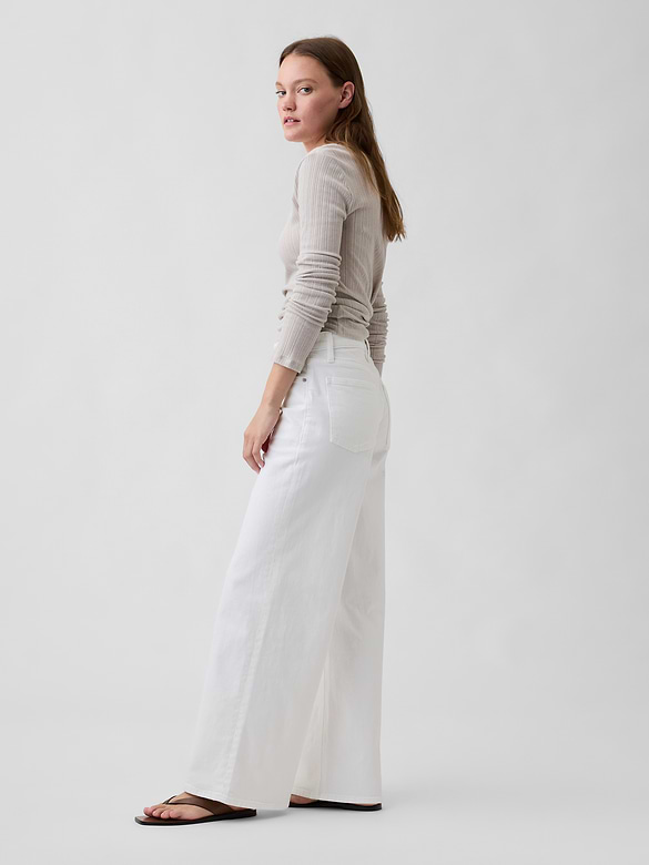 Mid Rise Wide-Leg Jeans