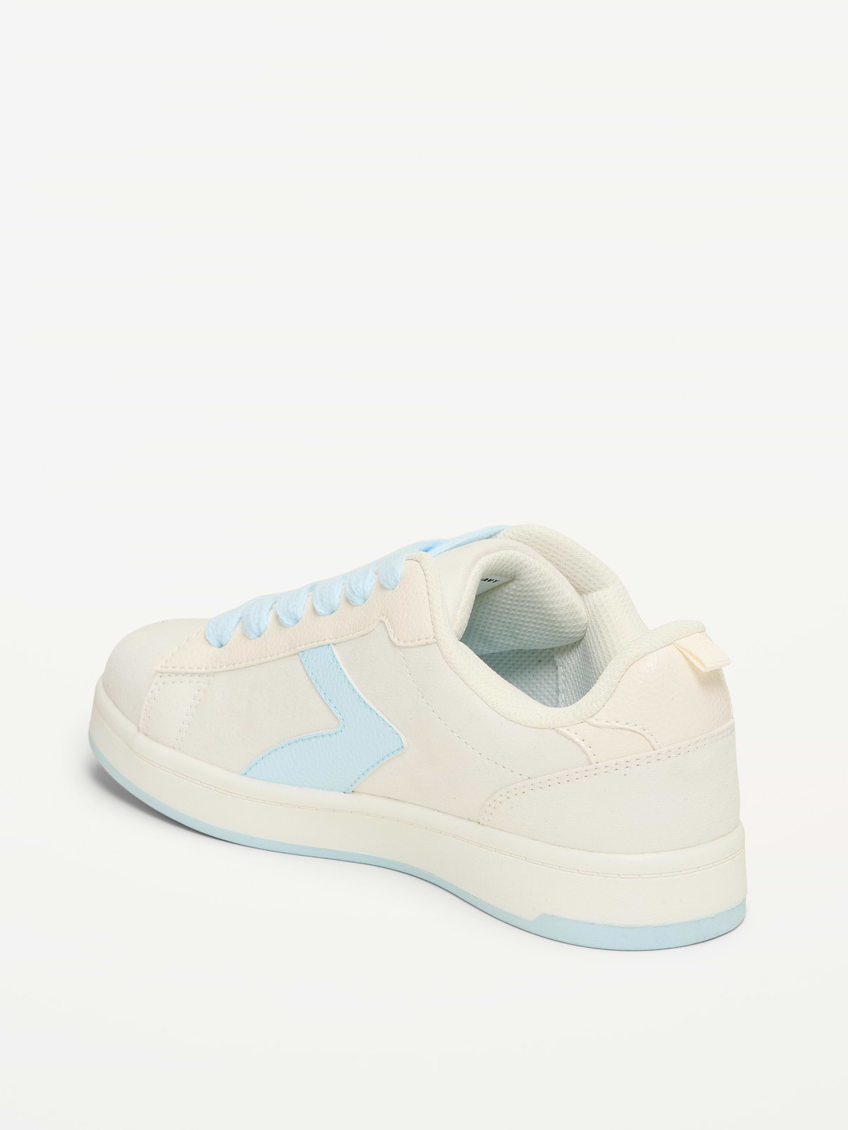 L'image numéro 4 présente Chaussures de sport lacées en suédine pour fille