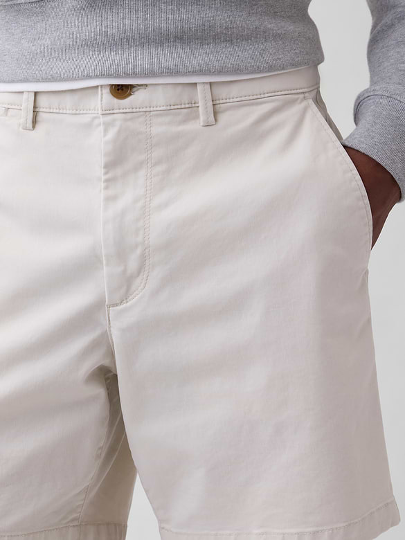 7" Essential Khaki Shorts