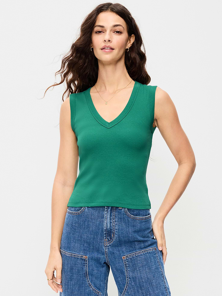 L'image numéro 1 présente Camisole courte moulante à encolure en V