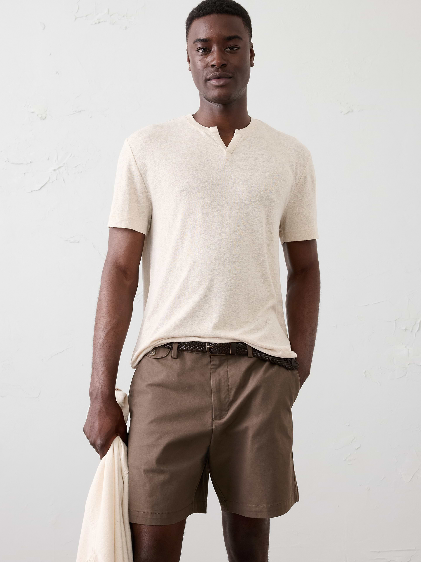 L'image numéro 1 présente T-shirt cranté en mélange de lin coupe standard
