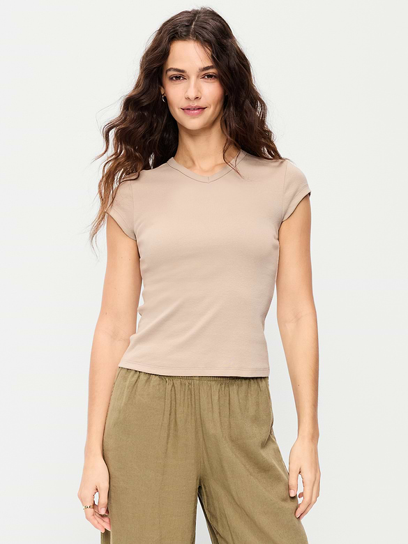 T-shirt ajusté à encolure haute en V