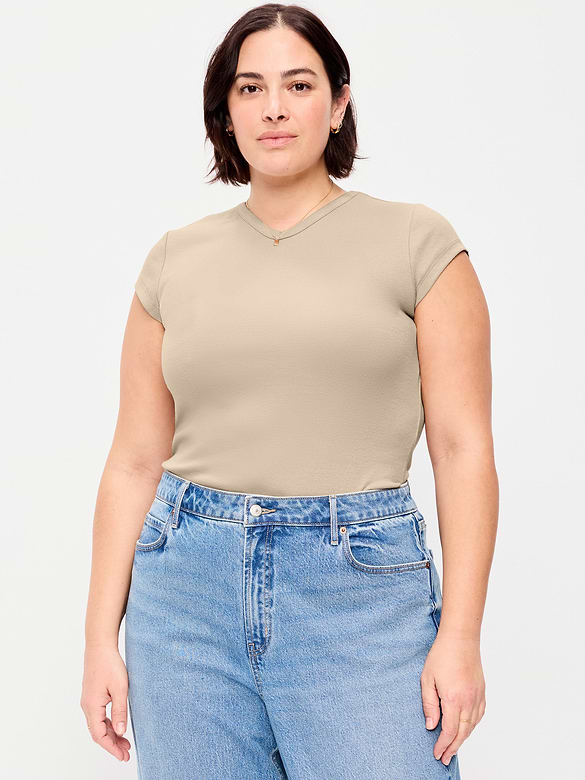 T-shirt ajusté à encolure haute en V