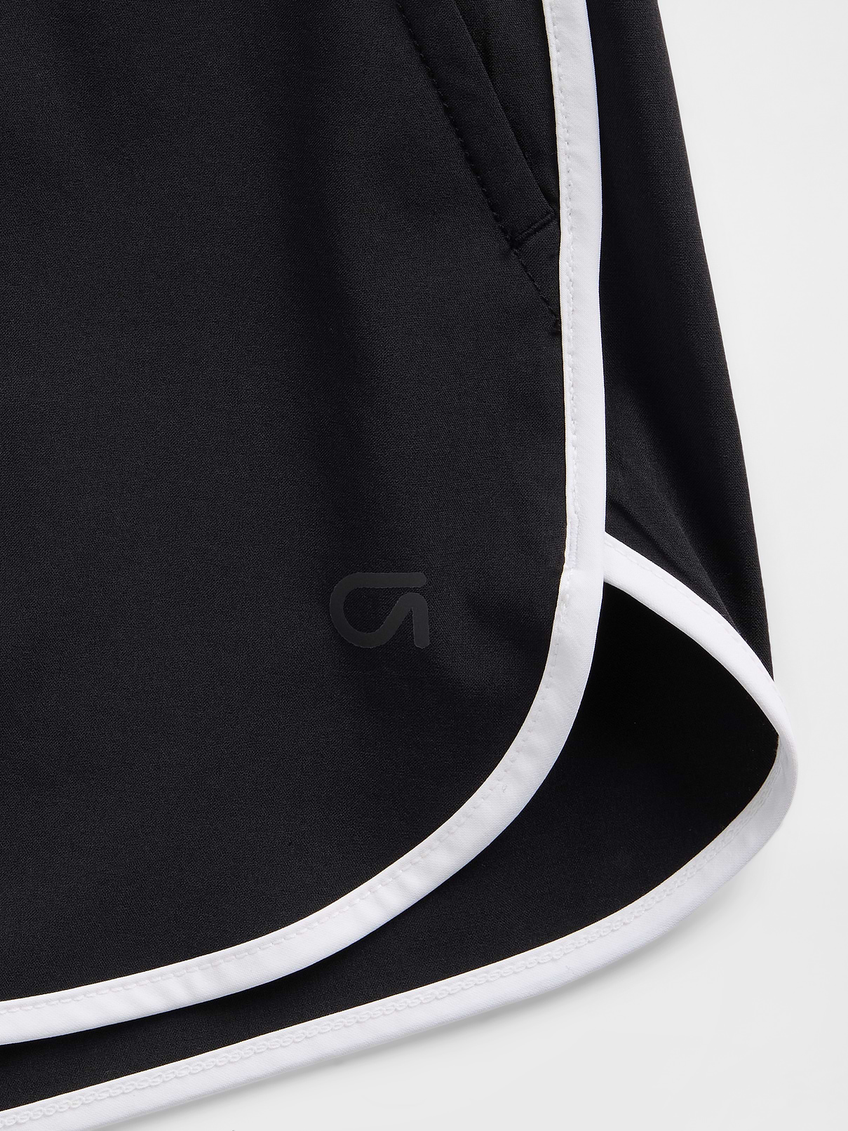 Image number 6 showing, GapFit Tech High Rise Running Shorts