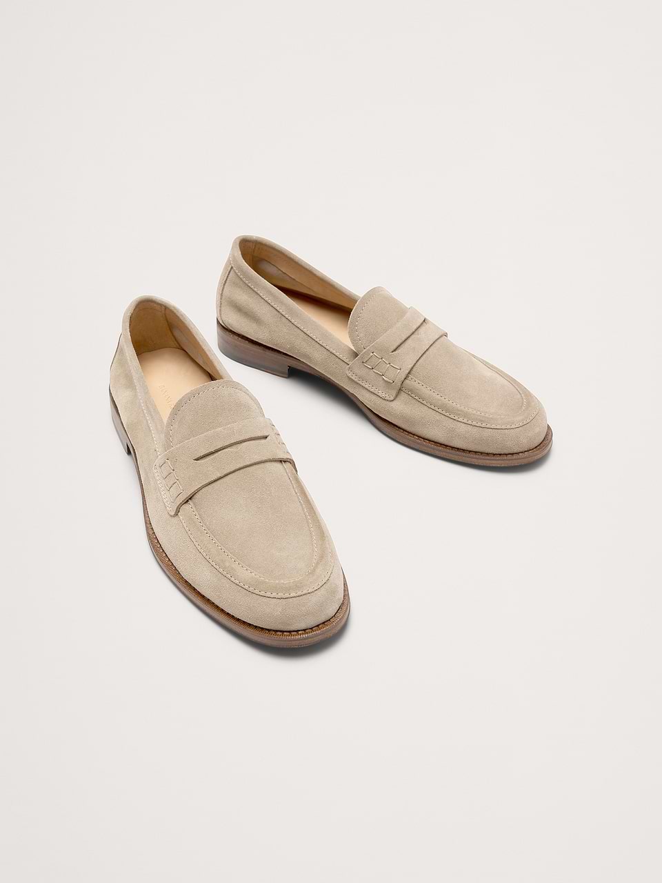 Italian Suede Penny Loafer | Banana Republic display picture 1
