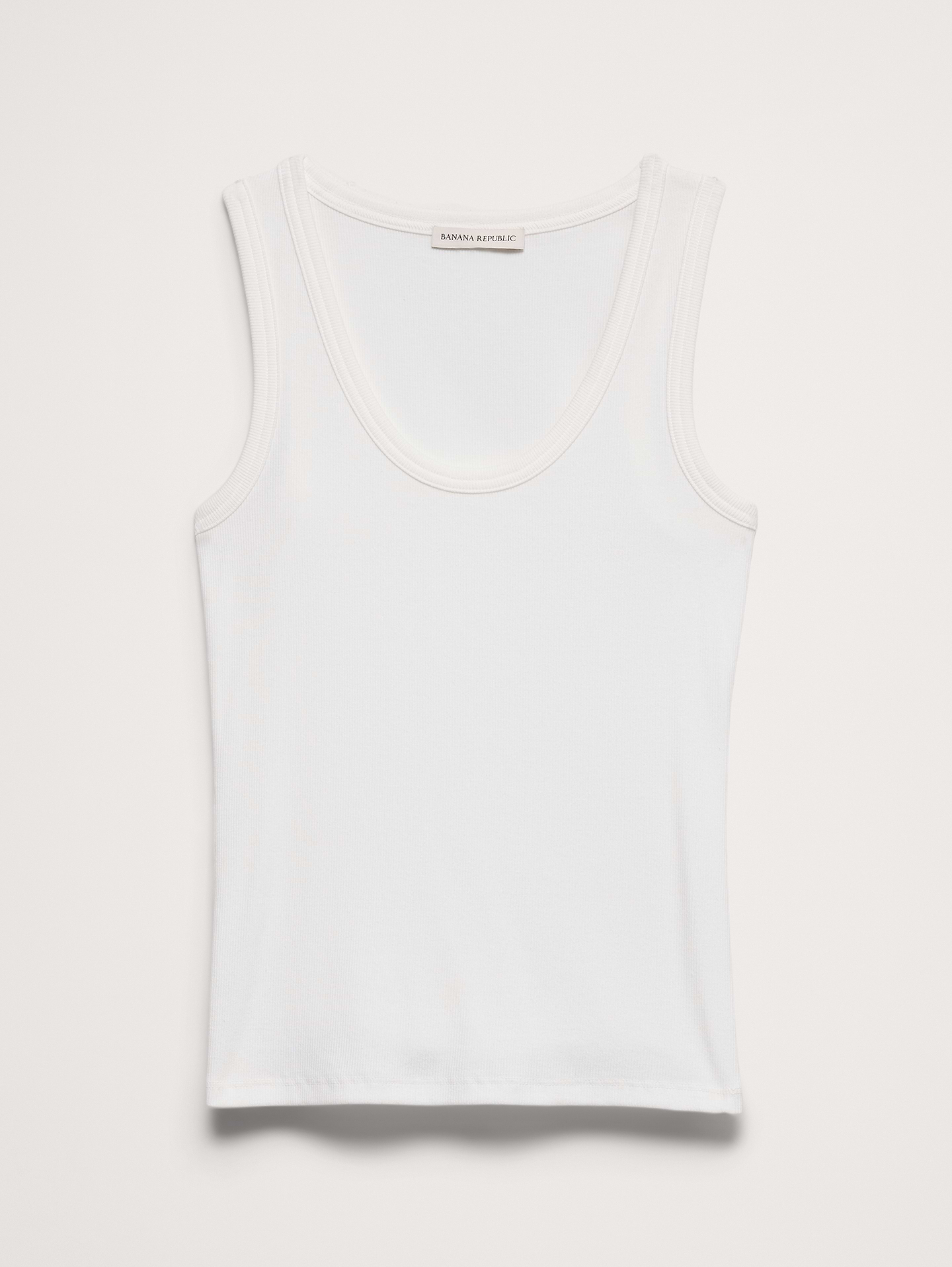 L'image numéro 5 présente Camisole à encolure dégagée en tricot côtelé