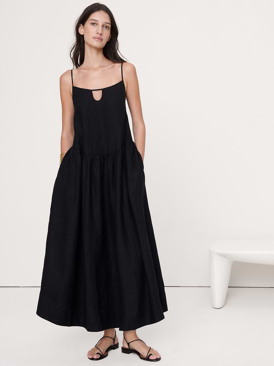 midnight blue formal dress Long Mermaid Navy Sequin Prom Dresses Straps Lace-Up Navy Blue / US18W Cirrus Silk Ruffled Wedding size-waist-29-inseam-30-32 SIZE:Medium cup A Sleeveless Back