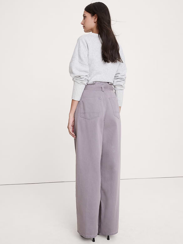 Pantalon à jambe large et à taille accordéon très haute