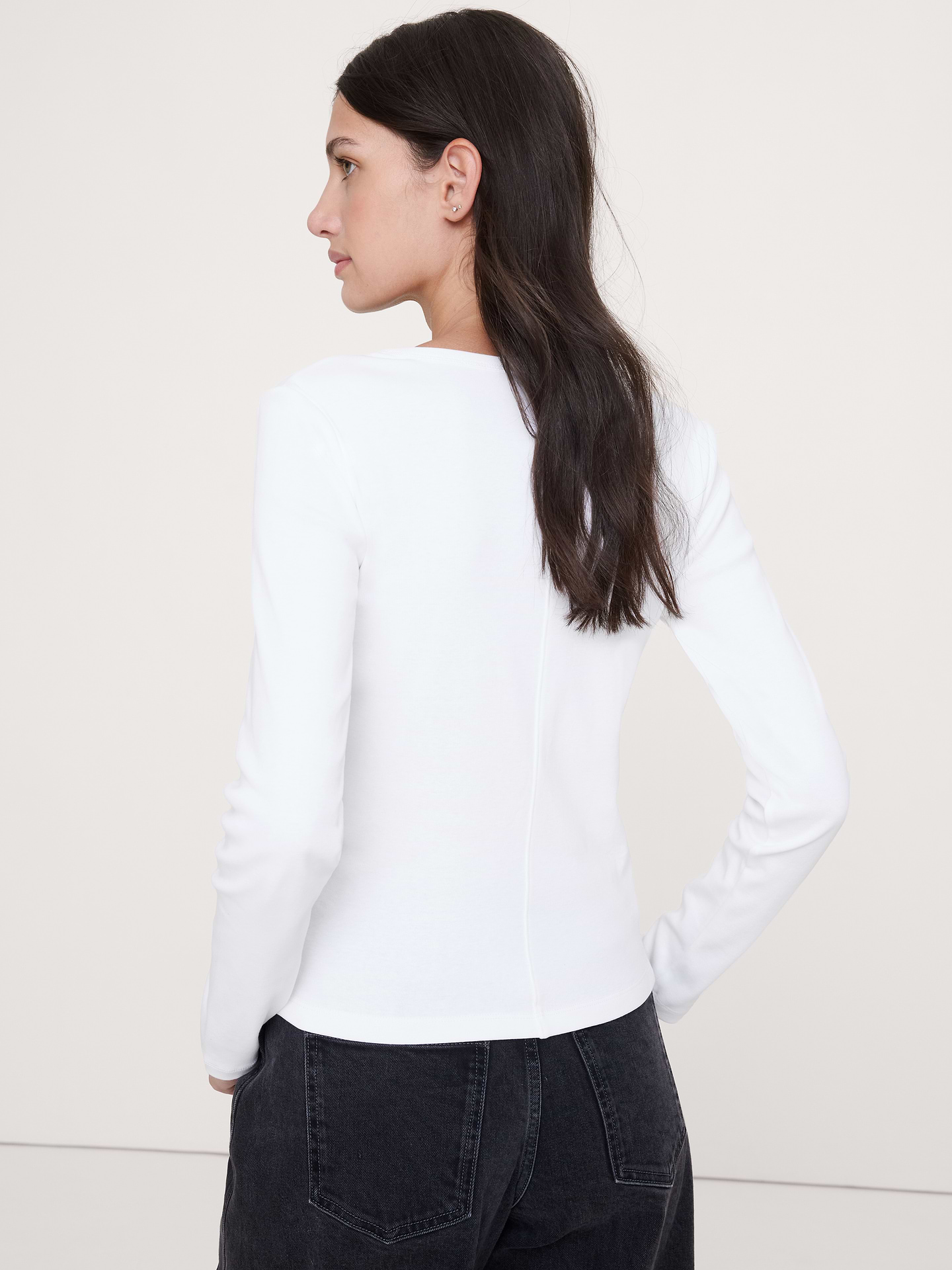 Image number 2 showing, Minimalist Cotton Long-Sleeve V-Neck T-Shirt