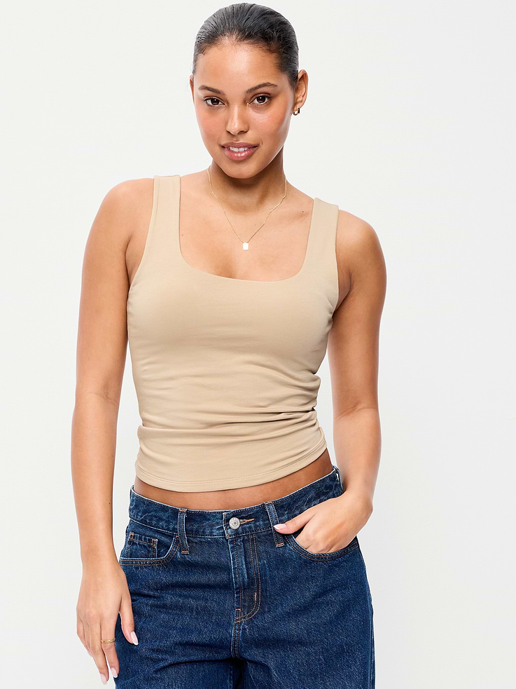 L'image numéro 1 présente Camisole à encolure dégagée en tissu sculptant double épaisseur