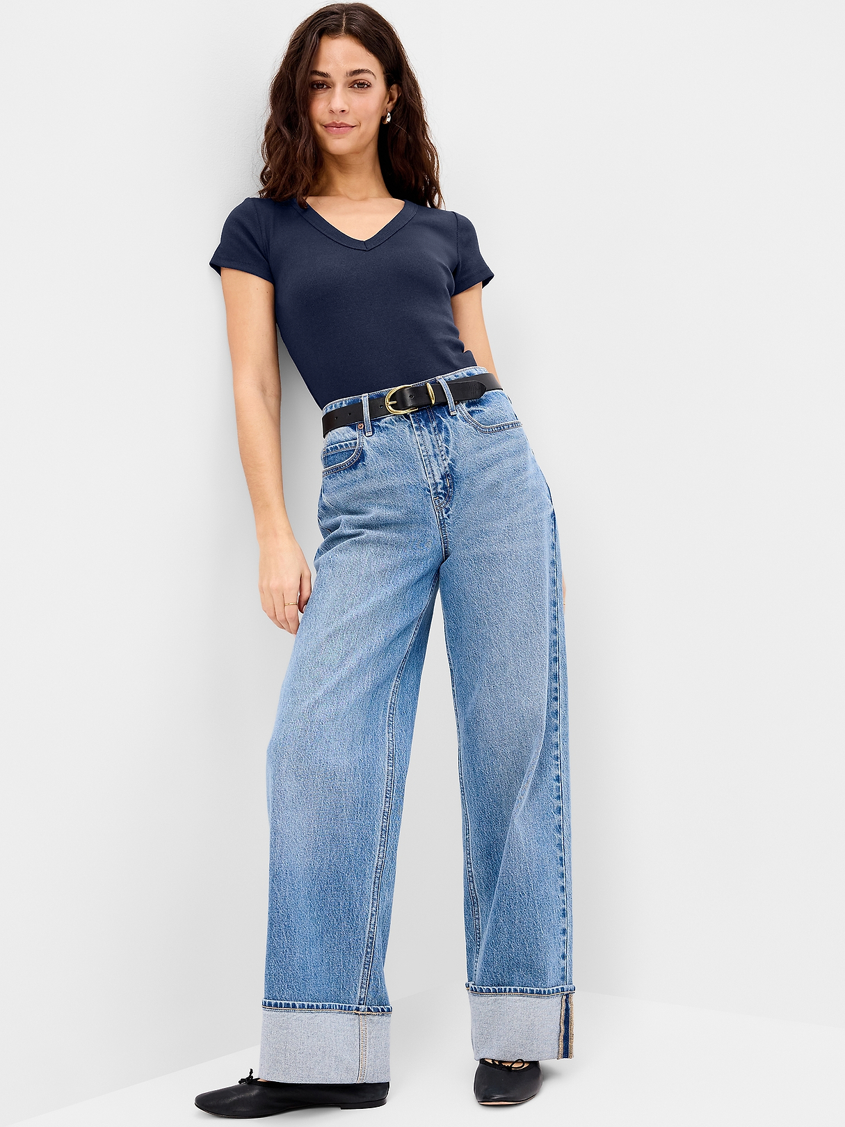 Snug Crop V-Neck Ribbed T-Shirt | Old Navy