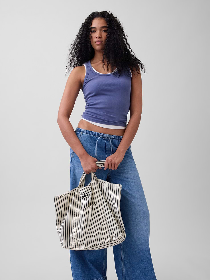 Image number 2 showing, Gap Logo Tote Bag