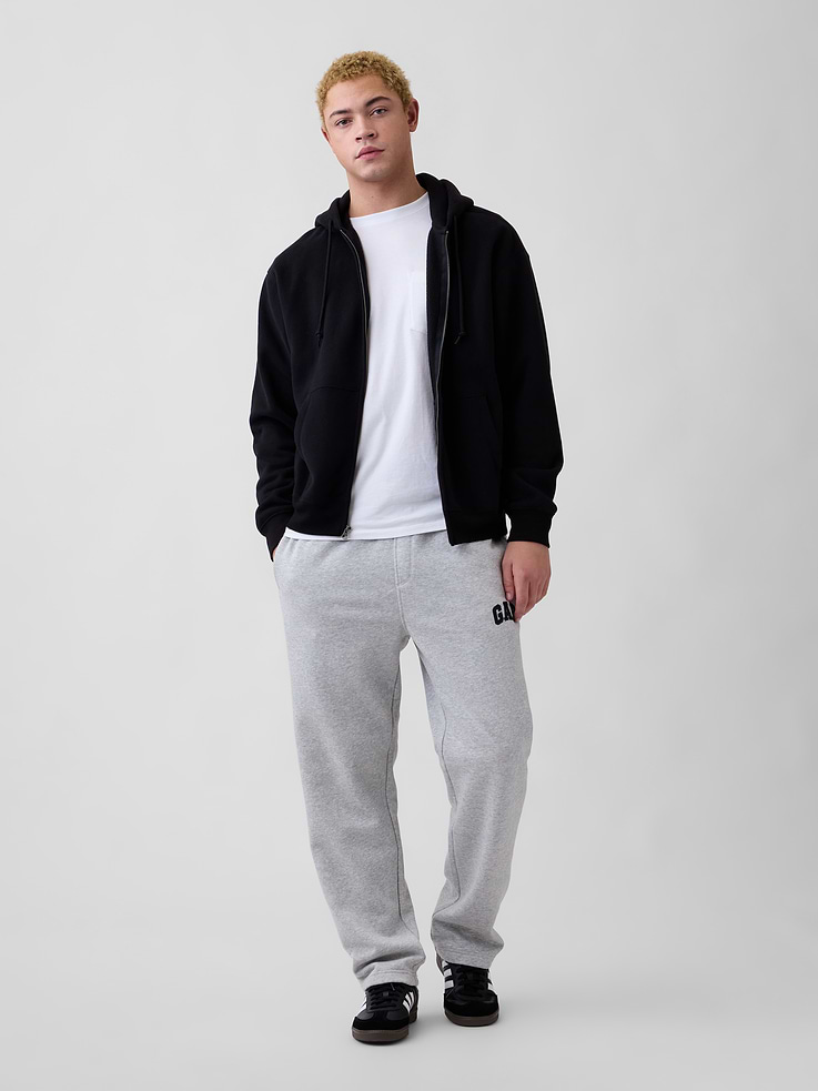 Image 1 of 4, This product is made with/contains 23% recycled polyester. Compared to virgin materials, using recycled materials helps reduce resource use and waste., Soft, comfy fleece., Drawcord ties at elasticized waist., On-seam pockets., Gap logo at hip., Product #1175554