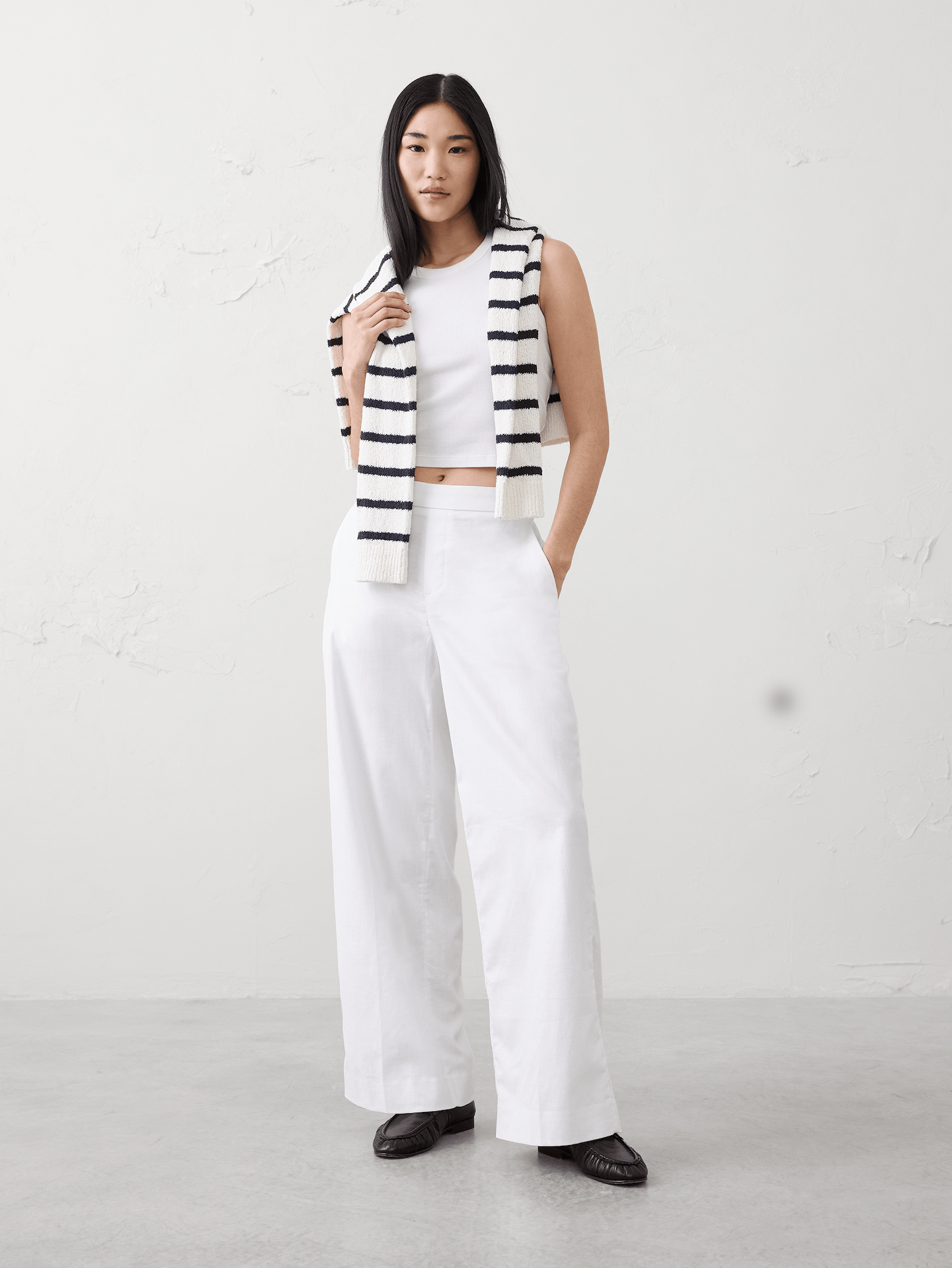 Image number 1 showing, Wide-Leg High-Rise Linen-Blend Pant