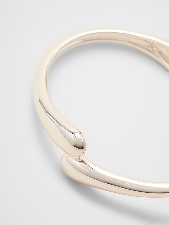Modern Curved Cuff