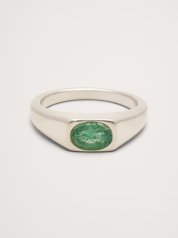 Petite chevalière à pierre de jade