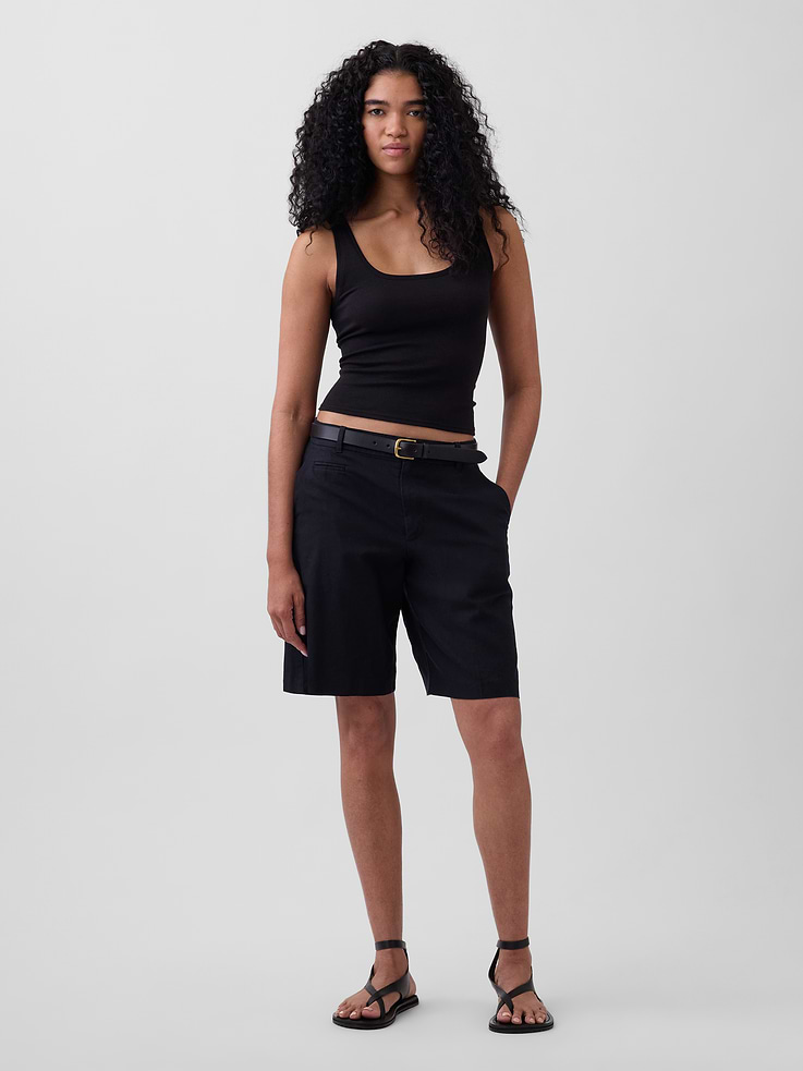 Image 1 of 7, Classic linen with the comfort turned up high. Expertly crafted for extra softness and breathability. Cut with the perfect drape., Soft, heavyweight linen-blend trouser shorts., Concealed hook-and-bar closure, zip fly., Front slant pockets, back welt pockets., Flat front., This product was made in a factory that invests in gender equity and women’s empowerment through RISE. Learn more at gapinc.com/equity ., Product #866114