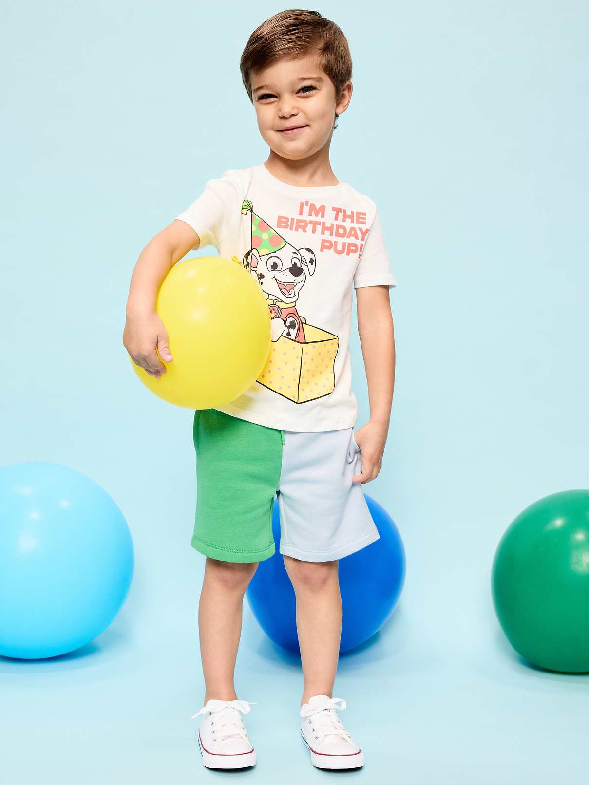 L'image numéro 1 présente Short en molleton aux couleurs contrastées pour tout-petit