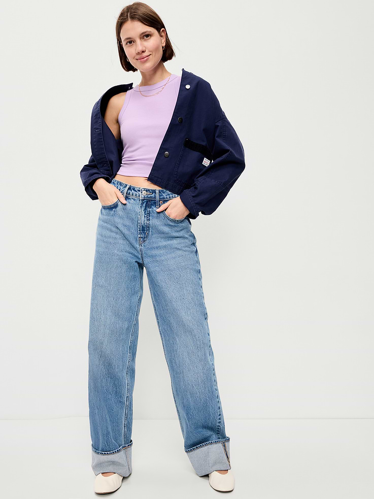 L'image numéro 3 présente Camisole courte moulante