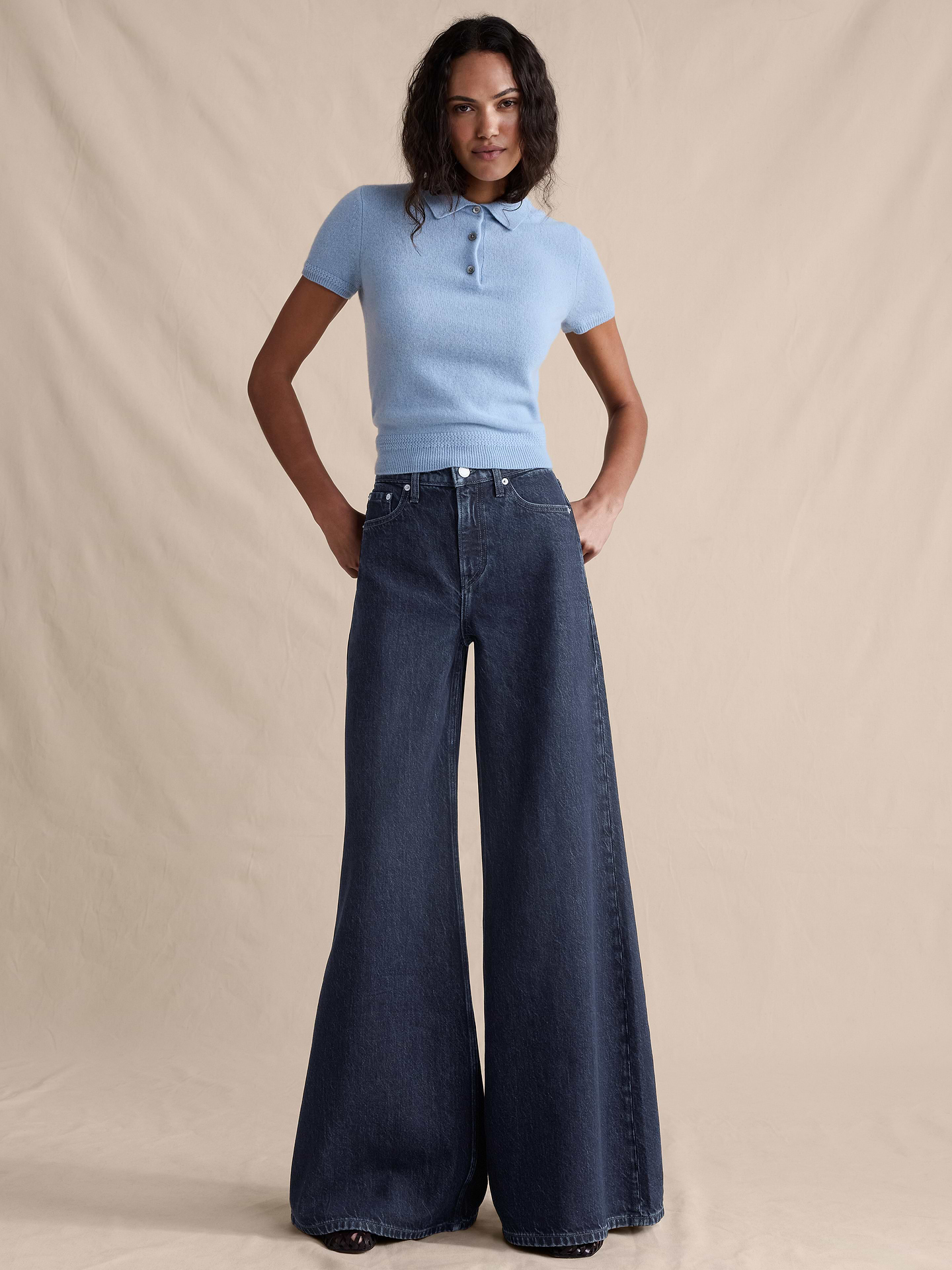 L'image numéro 1 présente Jean palazzo léger à jambe large à taille haute