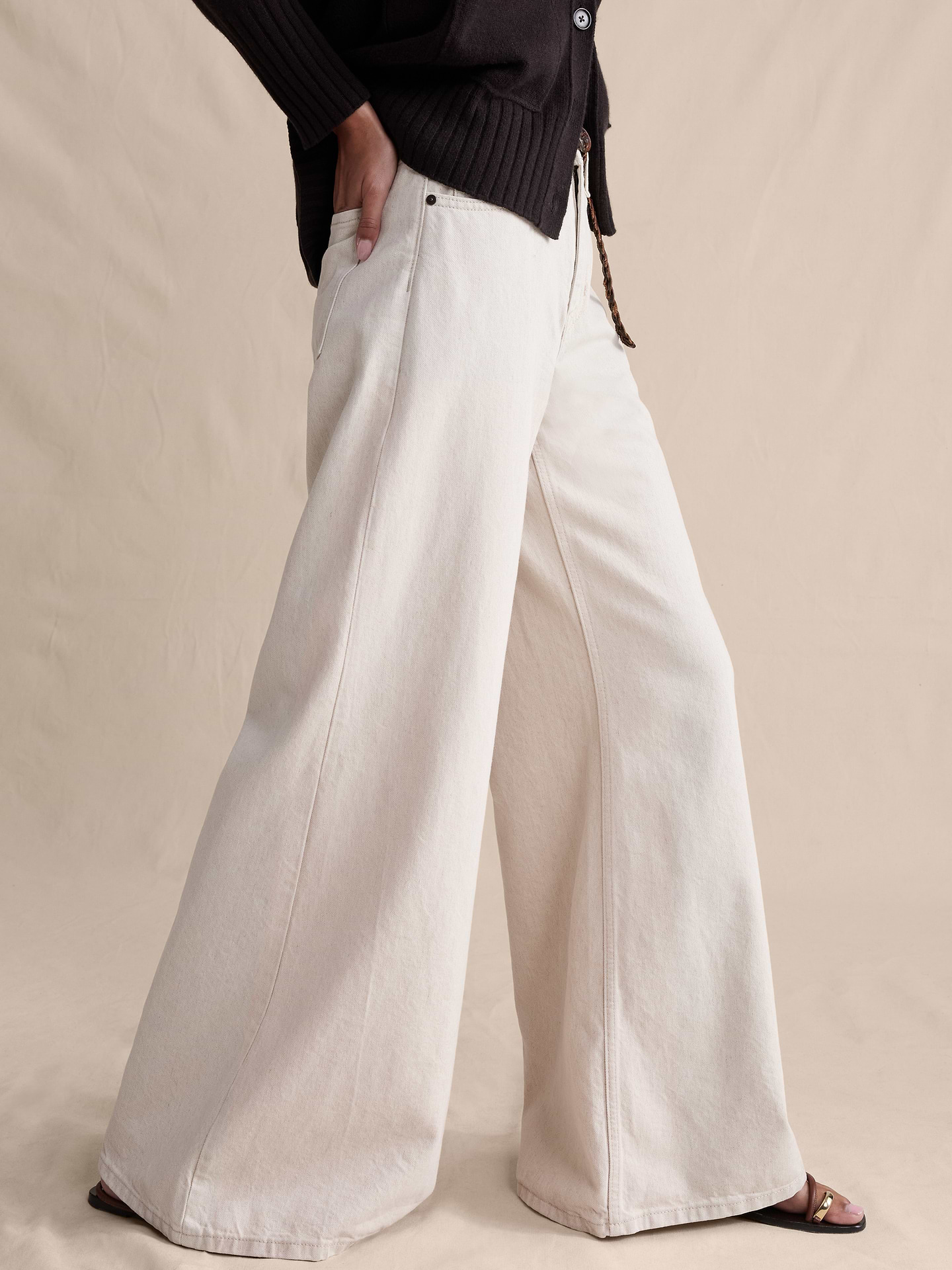 L'image numéro 3 présente Jean palazzo léger à jambe large à taille haute