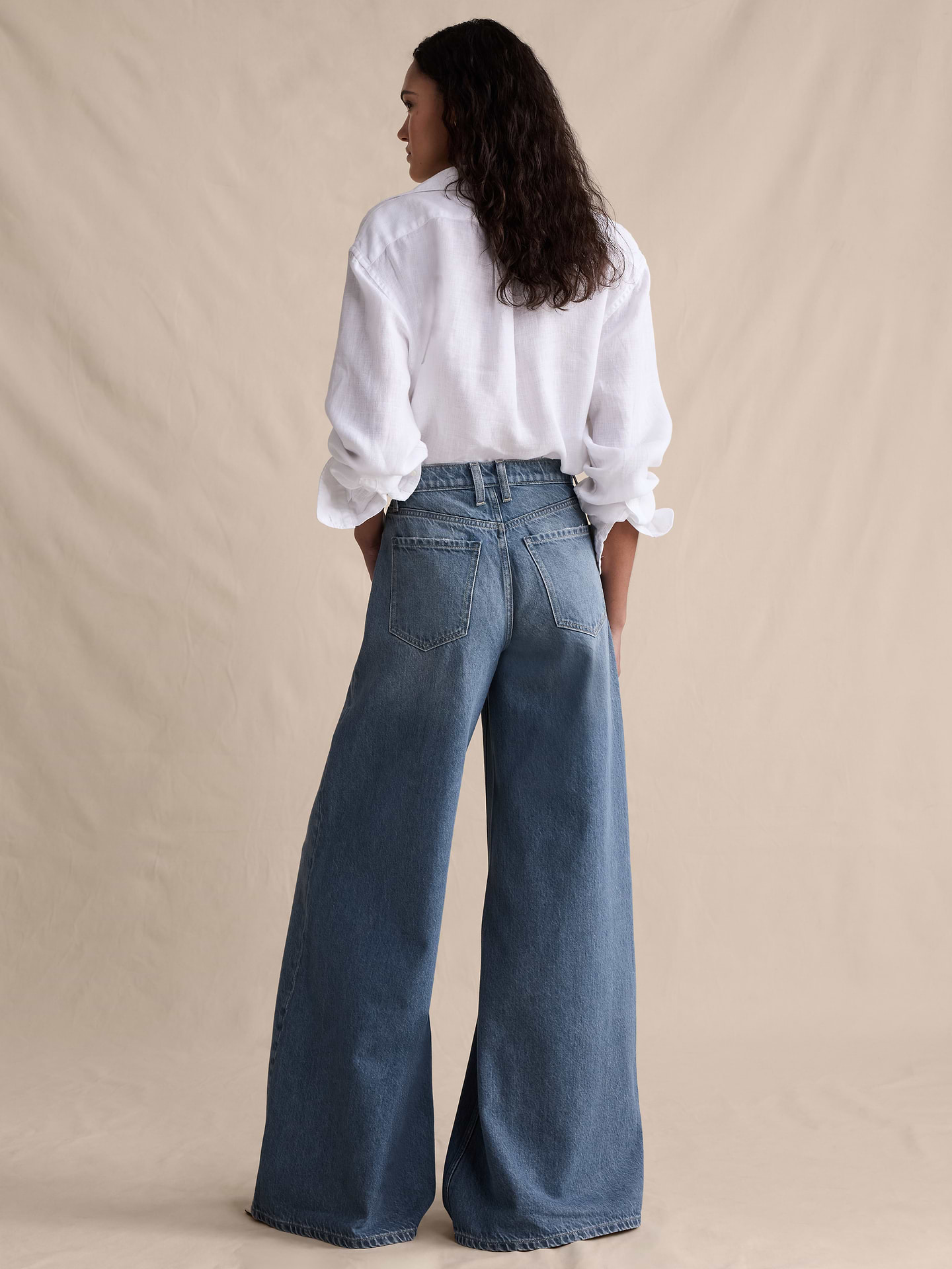 L'image numéro 7 présente Jean palazzo léger à jambe large à taille haute