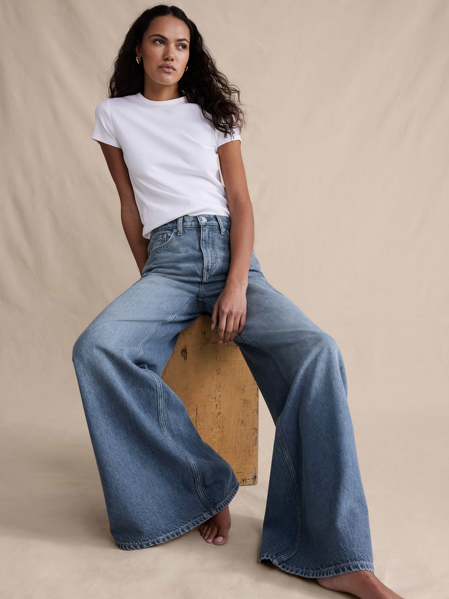 L'image numéro 4 présente Jean palazzo léger à jambe large à taille haute