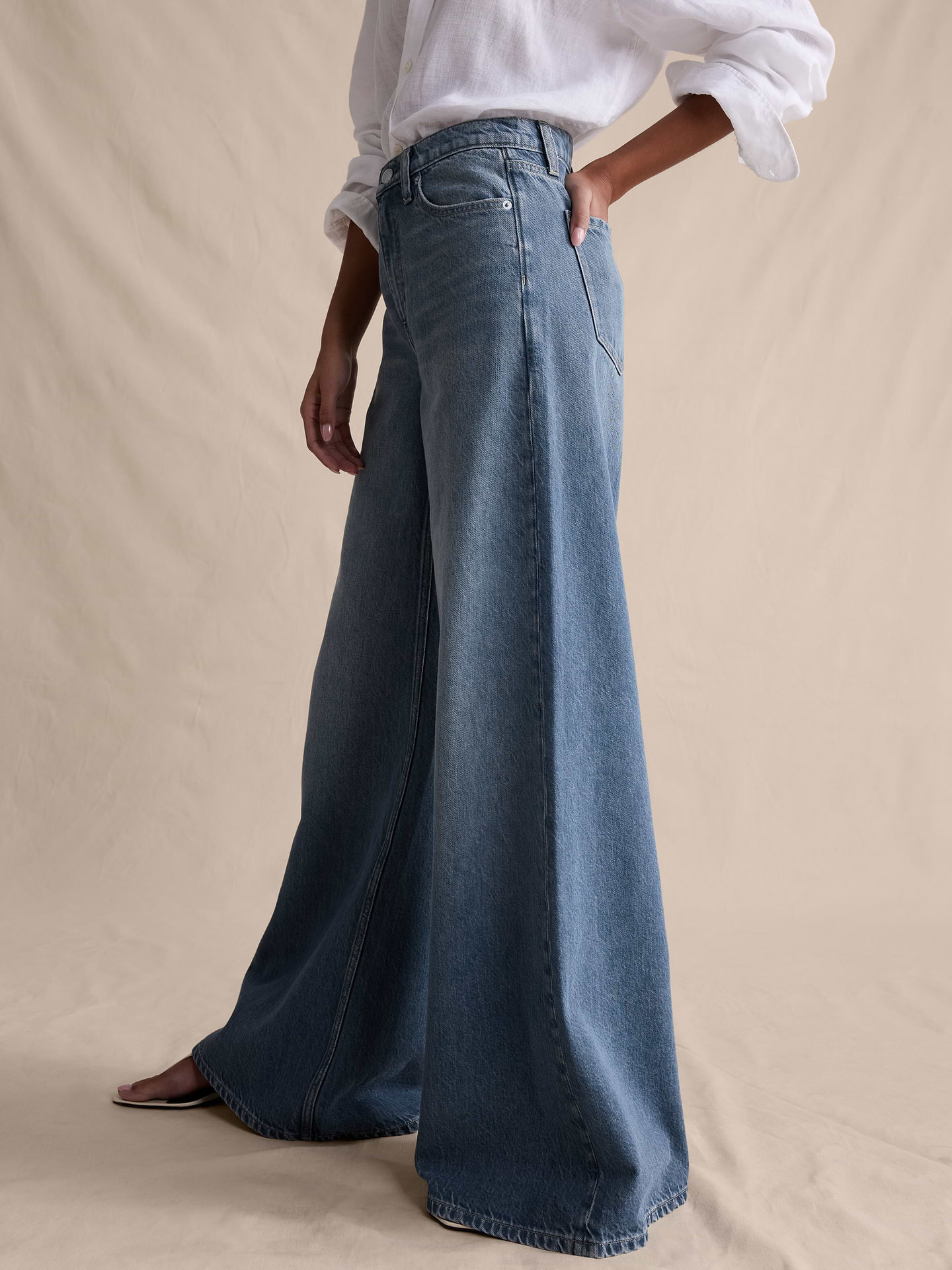 L'image numéro 8 présente Jean palazzo léger à jambe large à taille haute