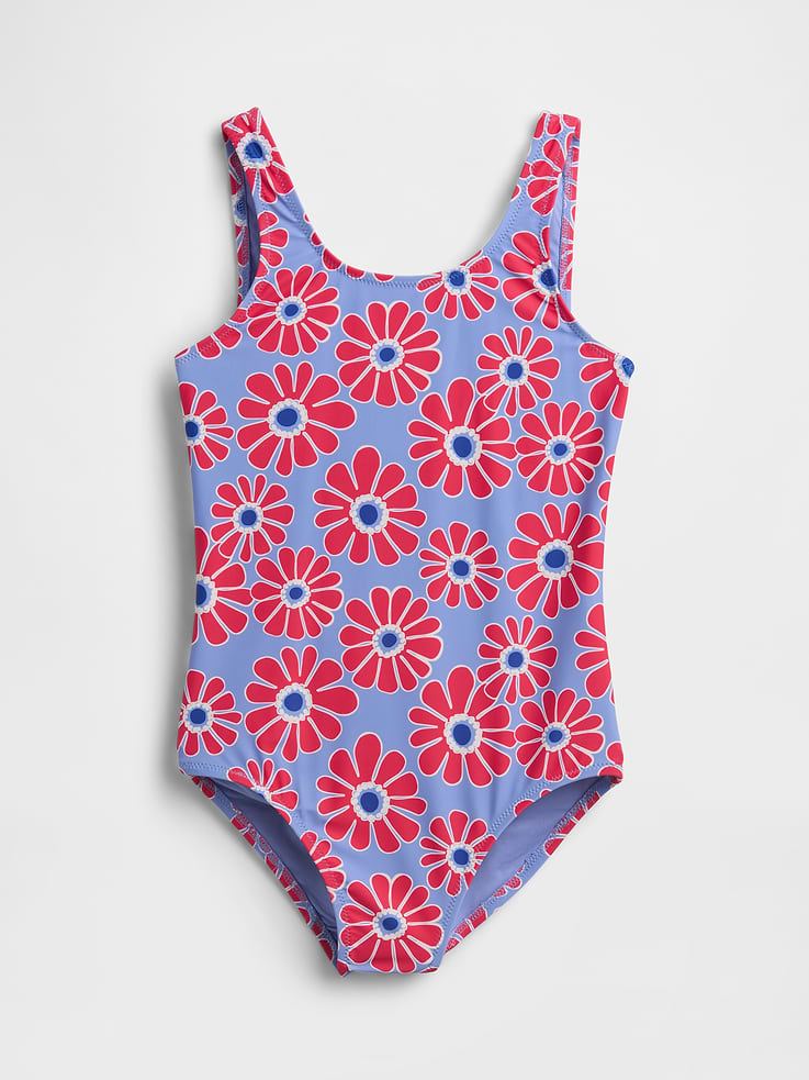 Image 1 de 3, Tricot extensible à séchage rapide., Bretelles larges., Détails croisés à l’arrière., Ouverture de jambe élastique., Doublure intégrale., Motifs assortis sur l’ensemble., FPRUV 50+: une excellente protection contre les rayons UV., Conforme à la norme ASTM D6603., Fait de polyester recyclé à 82 %. Comparativement aux matières vierges, l’utilisation de matières recyclées permet de réduire l’utilisation des ressources et le gaspillage., Ce produit a été fabriqué dans une usine qui investit dans l’égalité des genres et l’autonomisation des femmes grâce au programme Reimagining Industry to Support Equality (RISE). Pour en savoir plus, visitez gapinc.com/equite ., Produit #892383